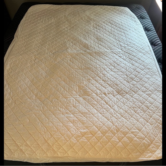 COYUCHI Organic Cotton Mattress Pad - FULL SIZE - Like New Perfect Condition! - Picture 4 of 14